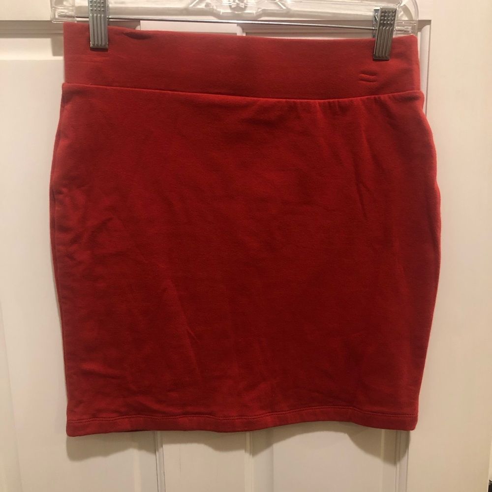 ✨5 for $25! ✨ Forever 21 Red Medium Mini Skirt.